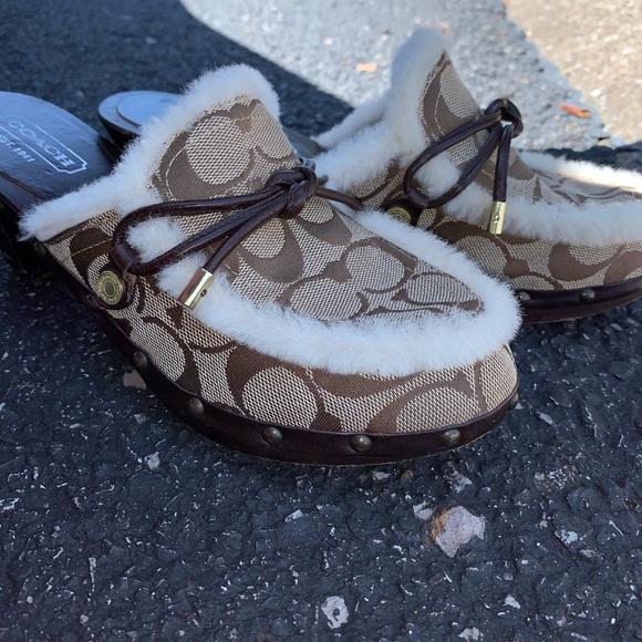 Authentic brown and tan coach clogs - Picture 4 of 8